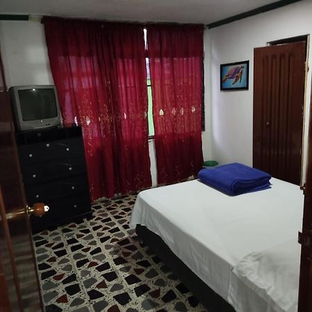 Hostal La 18 Pereira Kültér fotó