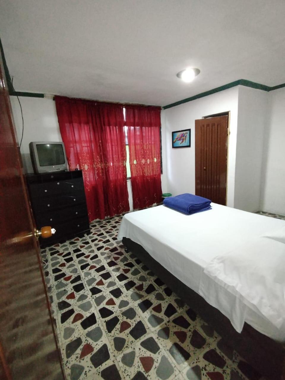 Hostal La 18 Pereira Kültér fotó